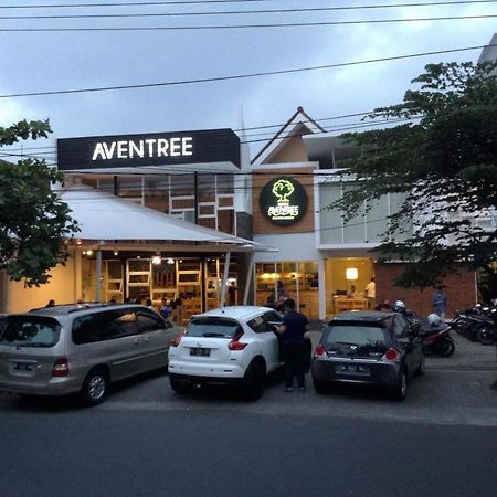 Aventree Homestay Malang Exterior photo