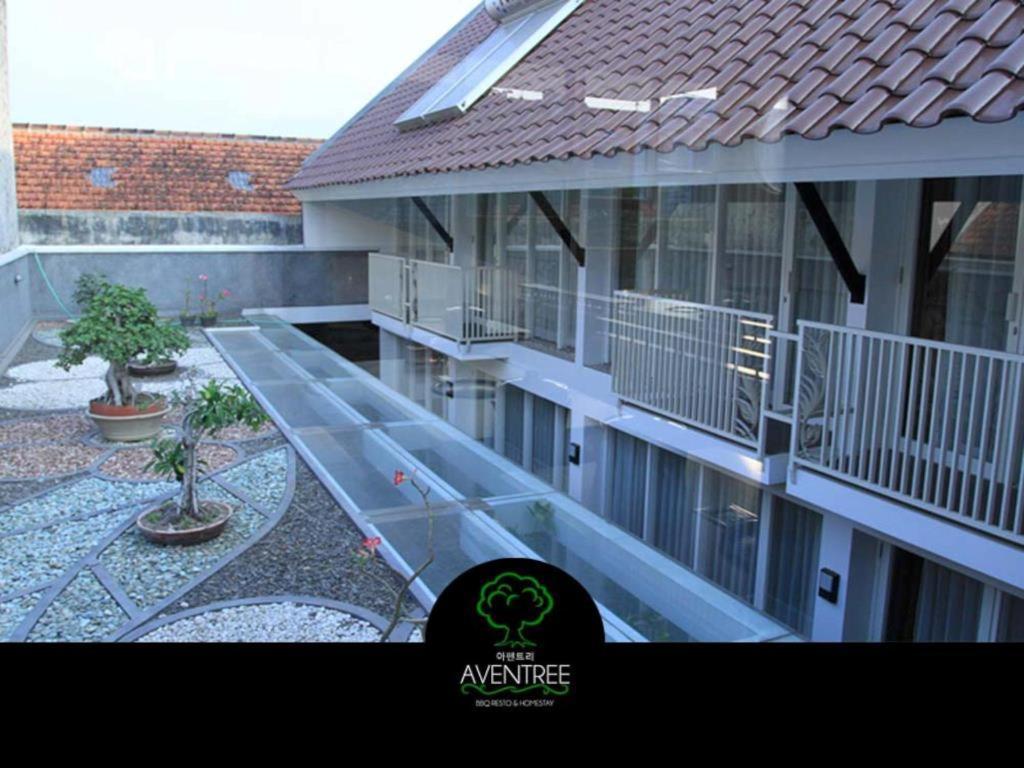 Aventree Homestay Malang Exterior photo